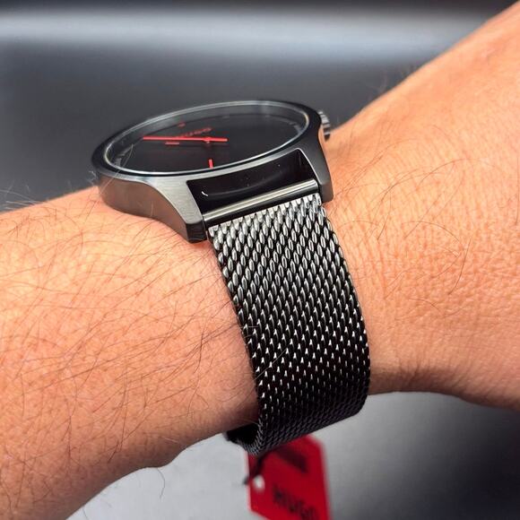 HUGO Move 1530044 Men’s Black Minimalist Mesh Bracelet Watch – Red Accent Dial - Picture 17 of 17